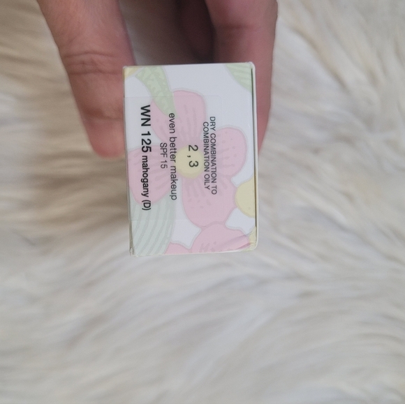 Clinique Even Better Makeup SPF 15 - Picture 2 of 6